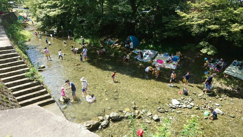 福岡で川遊びをするなら猪野公園がオススメ 穴場的な川遊びスポットで超楽しいよ 今迷っているやつは一生迷ってる